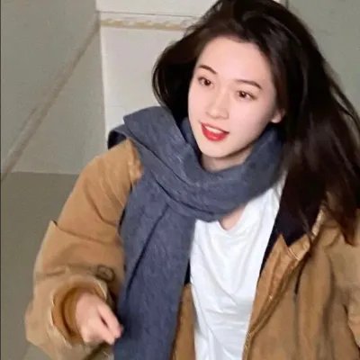 橘衫男子的画像